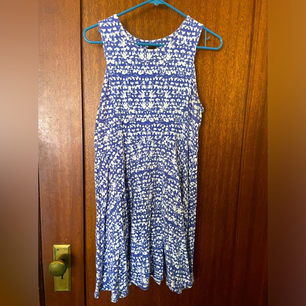 Fun blue and white Xhilaration abstract print skater dress